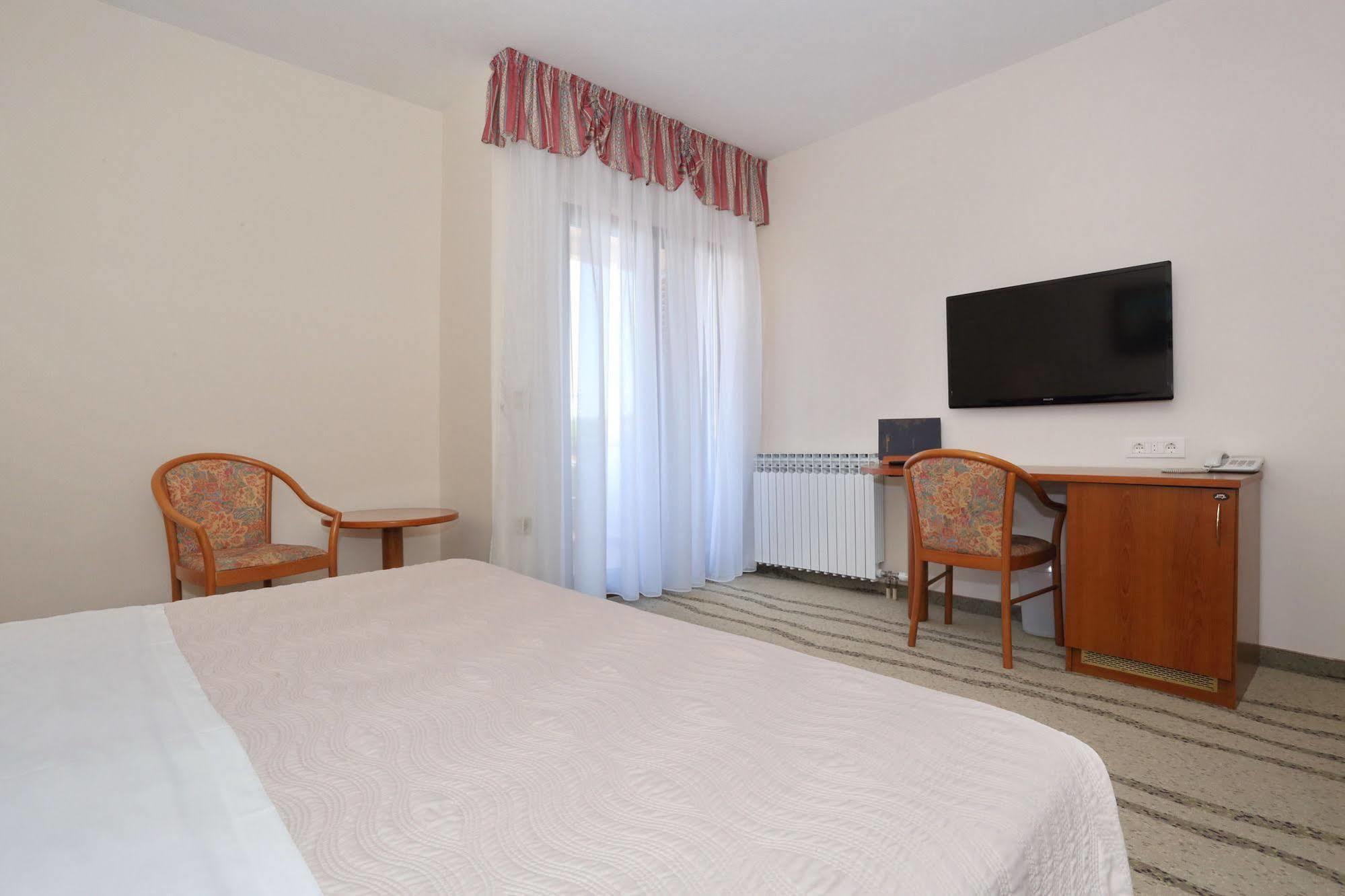 Hotel Mediteran Zadar Ngoại thất bức ảnh